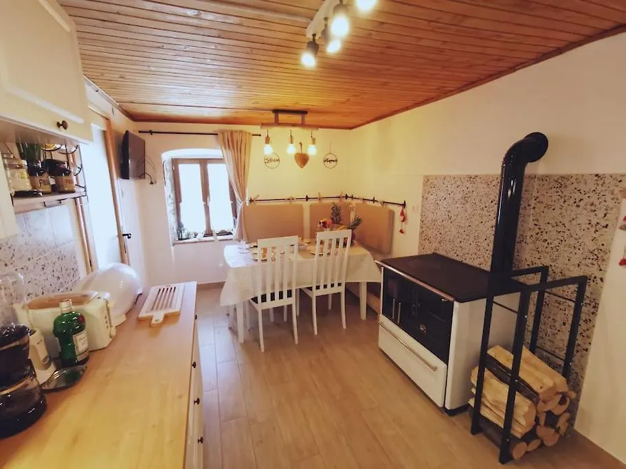 Apartman Cottage House Brest Buzet Holiday home