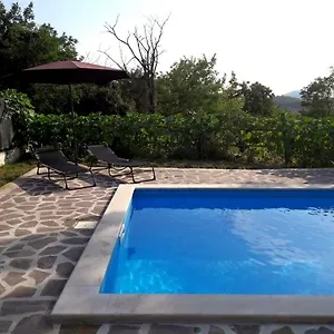 Appartement Nada With Private Pool, Buzet