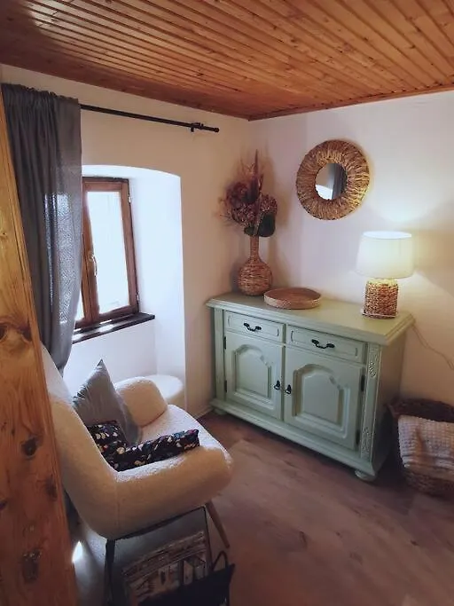 Apartman Cottage House Brest ブゼト